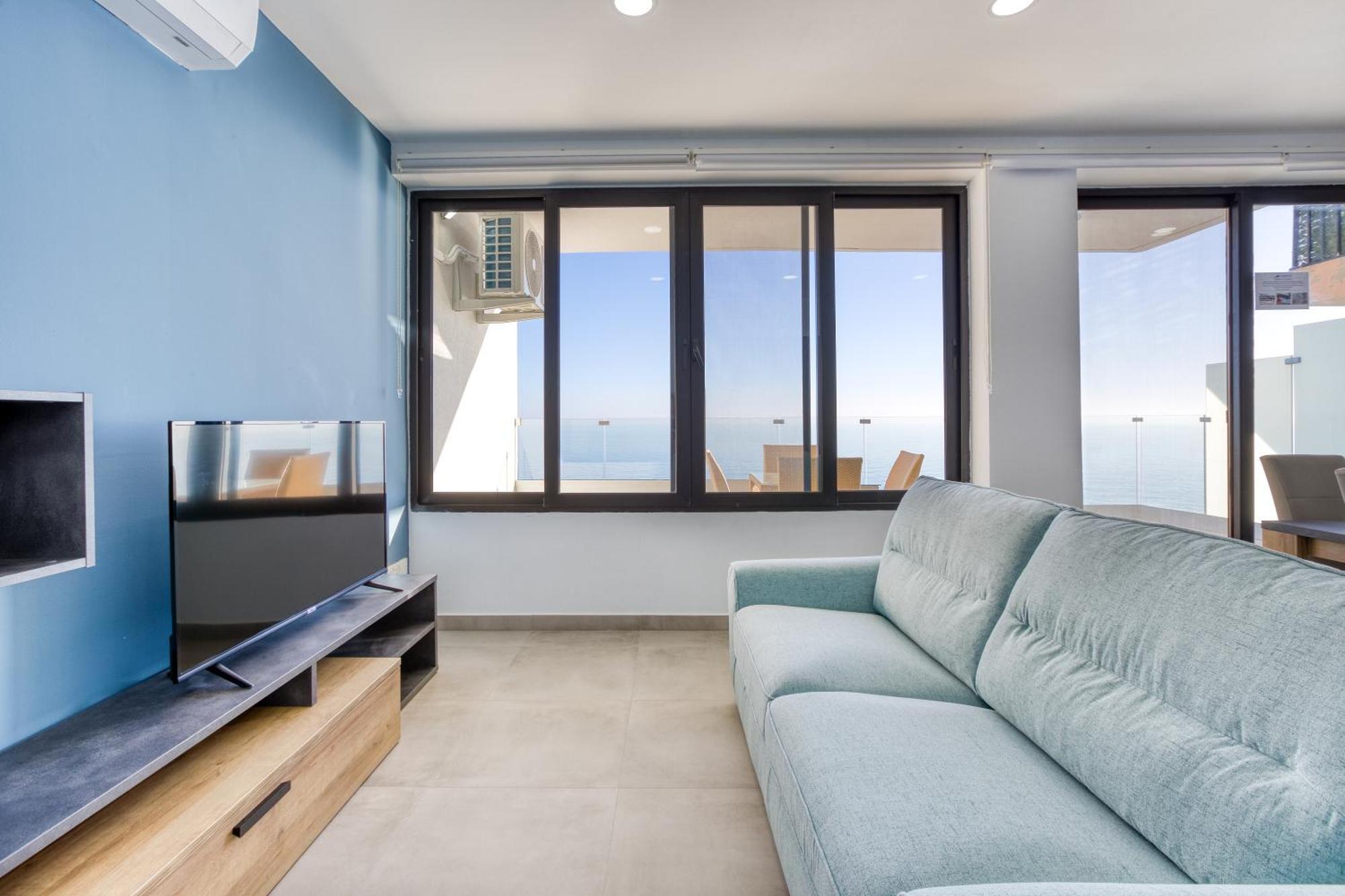 Seafront Sliema Apartment With Balcony & Sea Views By Jl Екстериор снимка