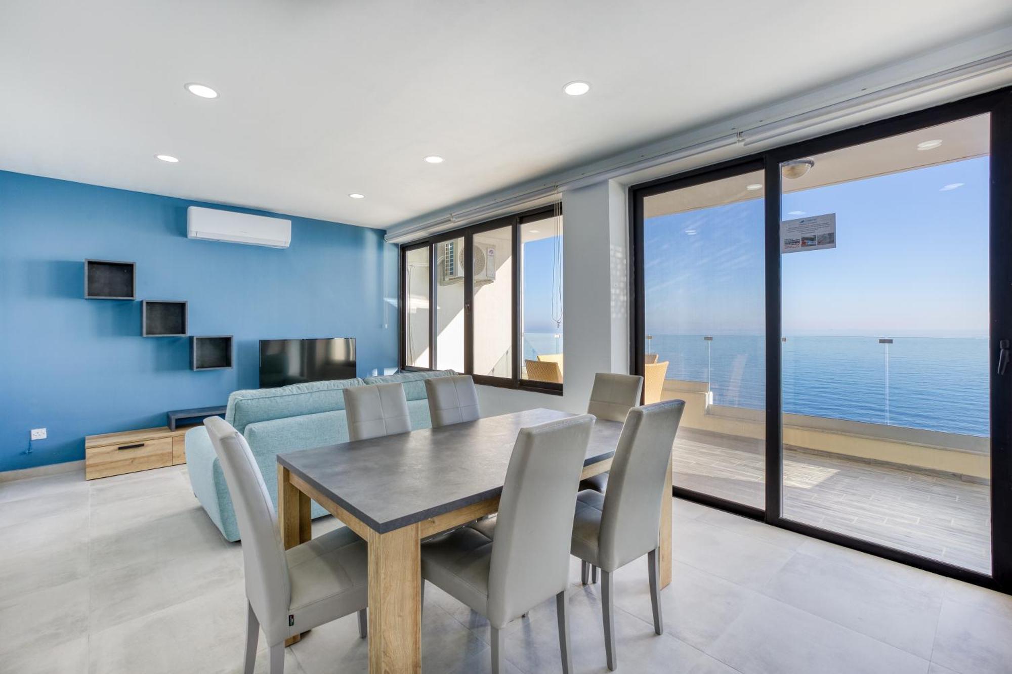 Seafront Sliema Apartment With Balcony & Sea Views By Jl Екстериор снимка