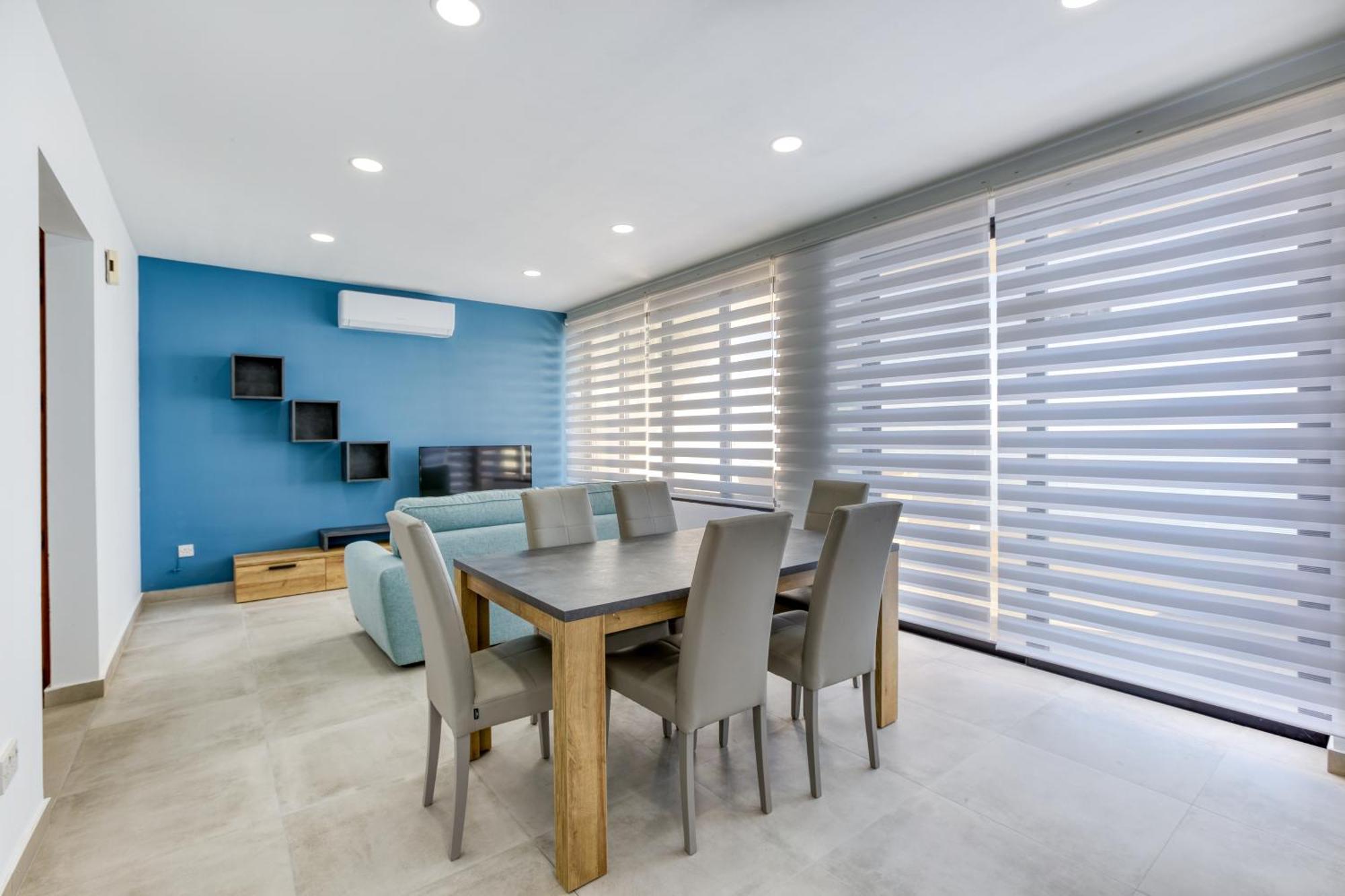 Seafront Sliema Apartment With Balcony & Sea Views By Jl Екстериор снимка