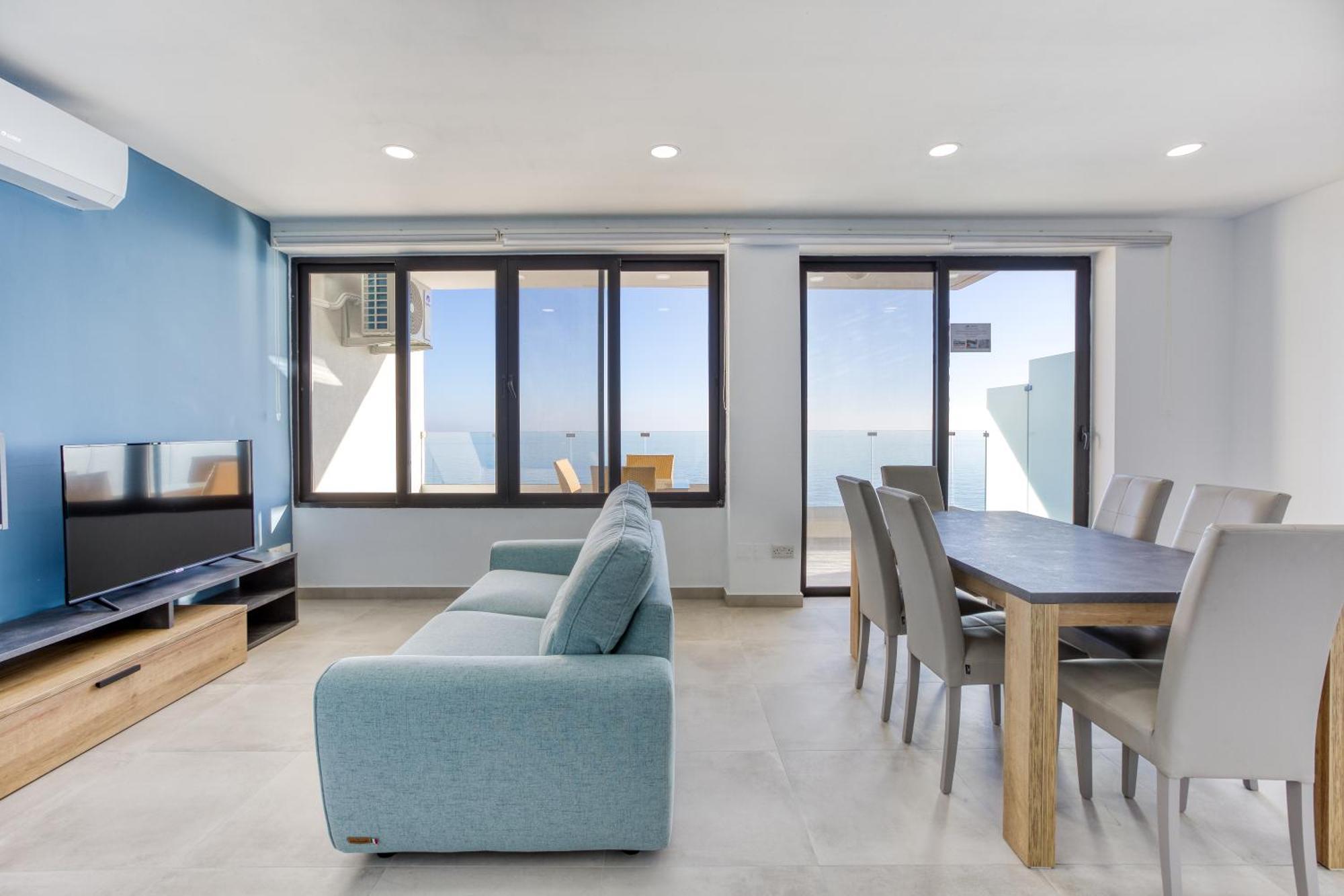 Seafront Sliema Apartment With Balcony & Sea Views By Jl Екстериор снимка
