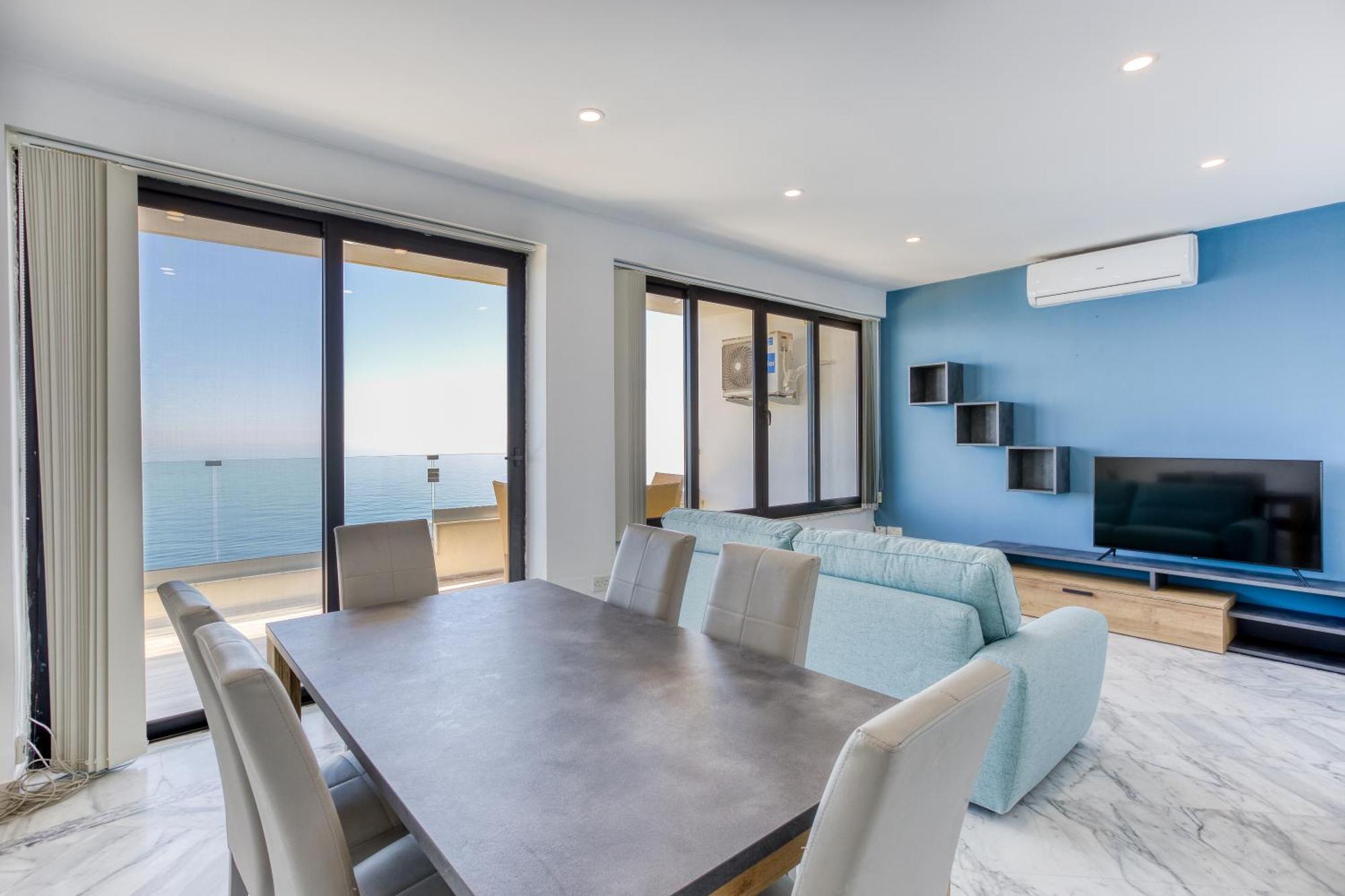 Seafront Sliema Apartment With Balcony & Sea Views By Jl Екстериор снимка