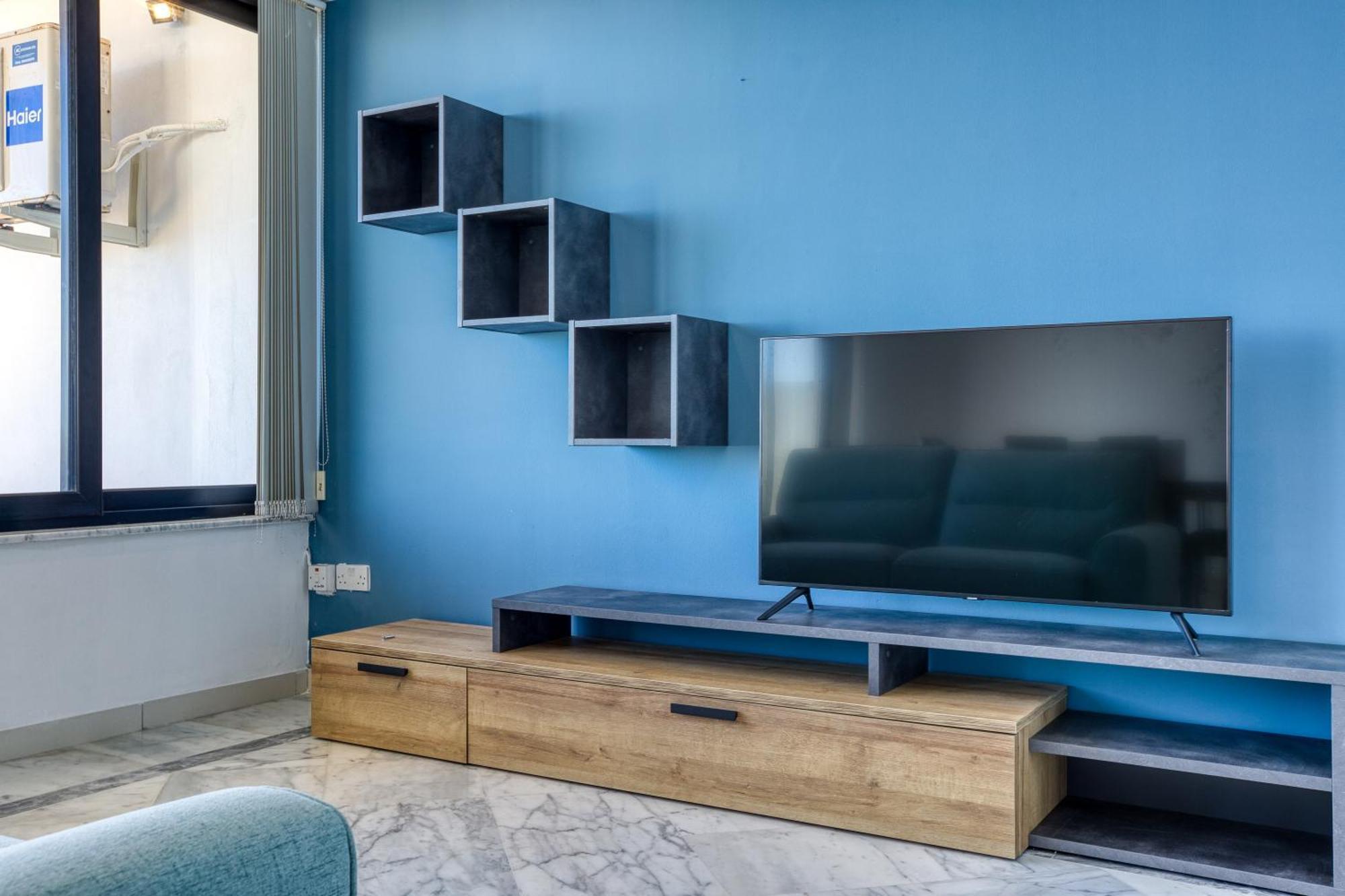 Seafront Sliema Apartment With Balcony & Sea Views By Jl Екстериор снимка