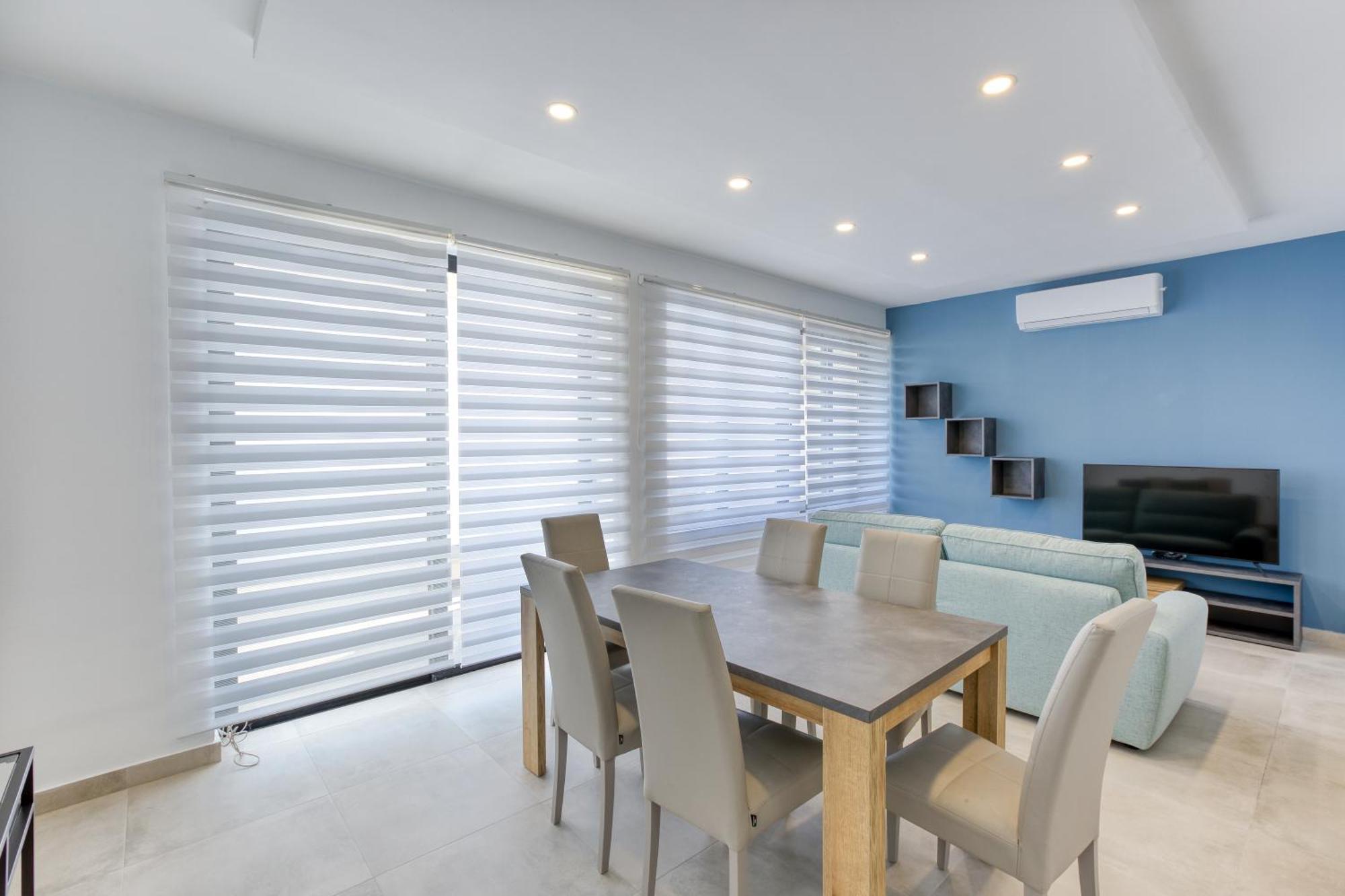 Seafront Sliema Apartment With Balcony & Sea Views By Jl Екстериор снимка