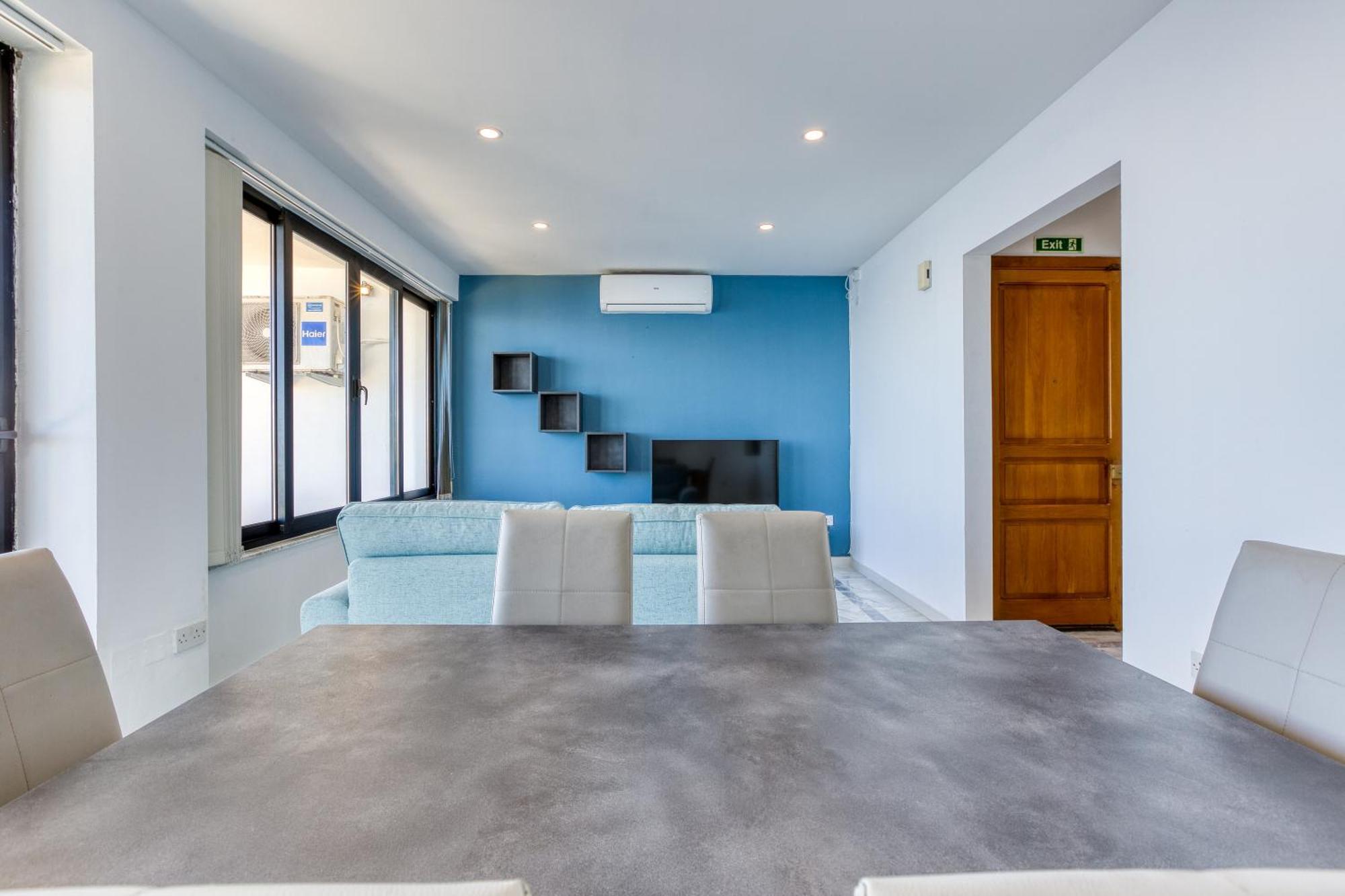 Seafront Sliema Apartment With Balcony & Sea Views By Jl Екстериор снимка