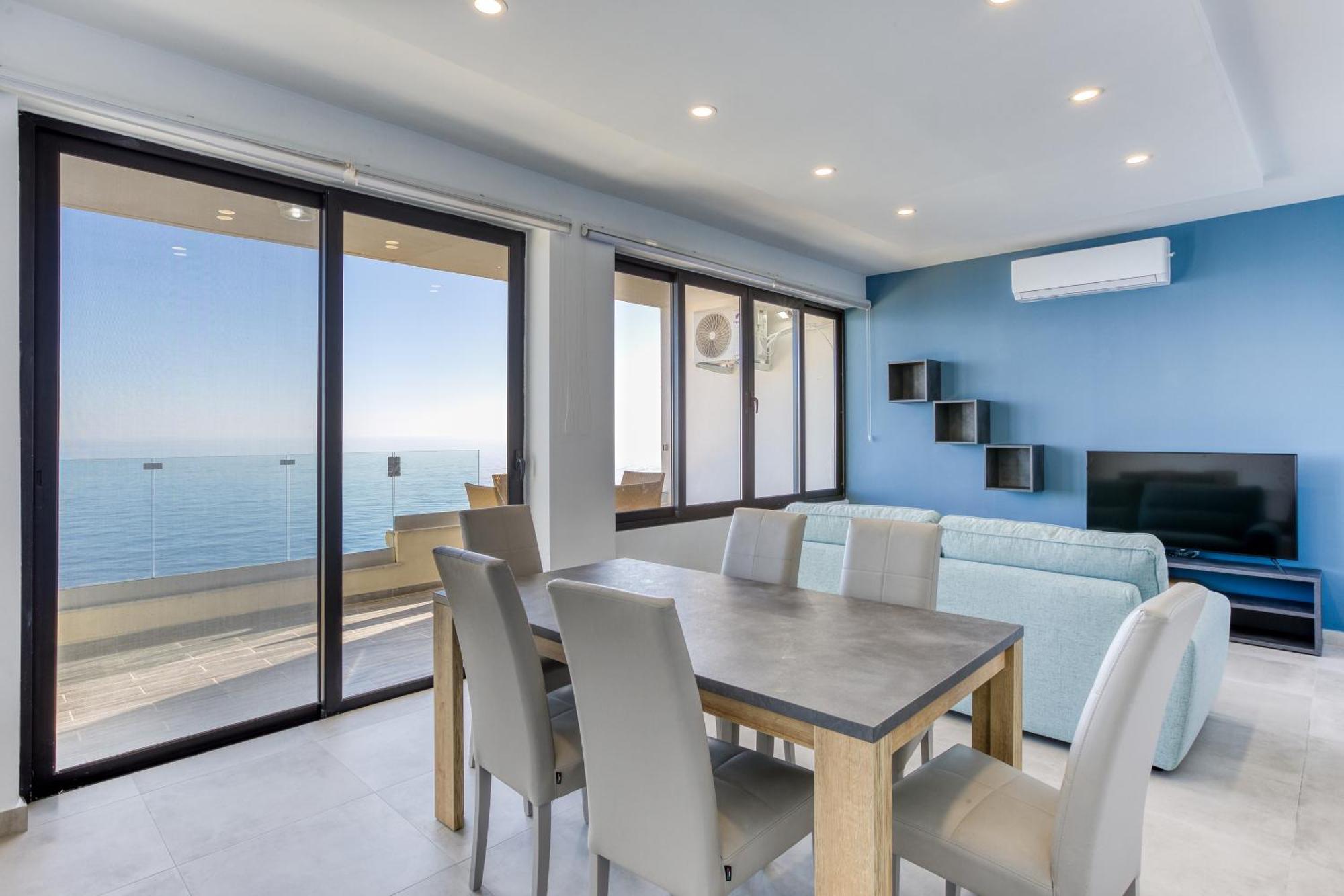 Seafront Sliema Apartment With Balcony & Sea Views By Jl Екстериор снимка