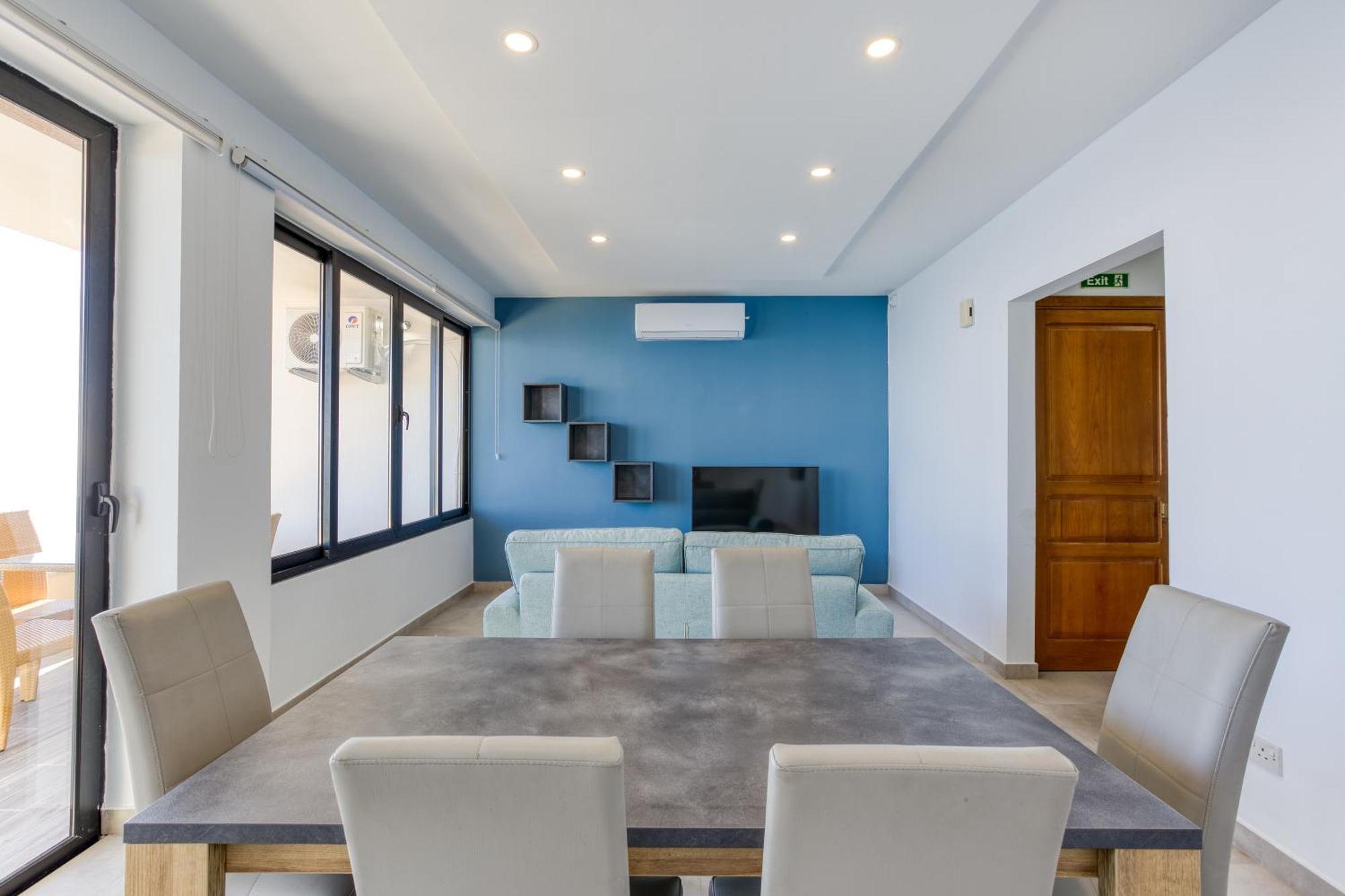 Seafront Sliema Apartment With Balcony & Sea Views By Jl Екстериор снимка