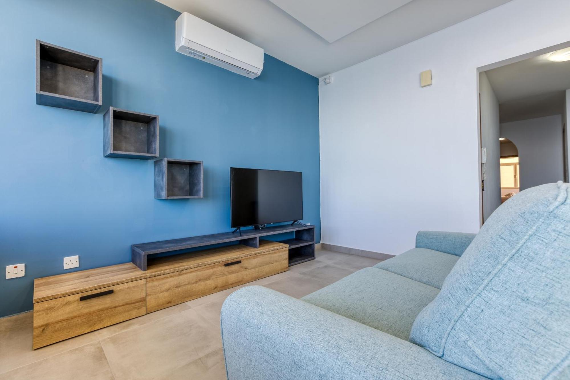 Seafront Sliema Apartment With Balcony & Sea Views By Jl Екстериор снимка