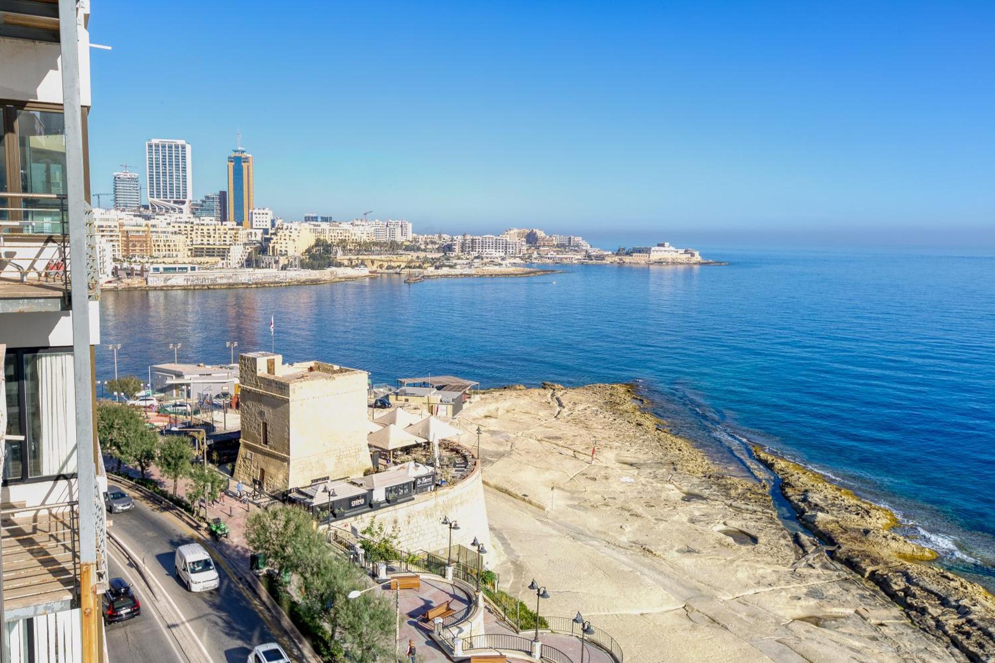 Seafront Sliema Apartment With Balcony & Sea Views By Jl Екстериор снимка