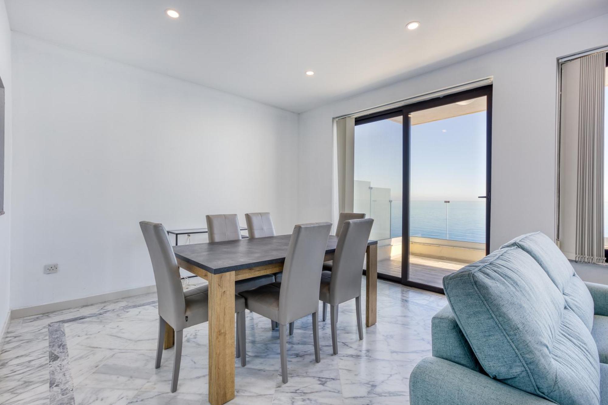 Seafront Sliema Apartment With Balcony & Sea Views By Jl Екстериор снимка
